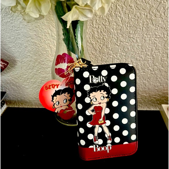“Betty Boop “ NEW: Large Wallet - Picture 5 of 13